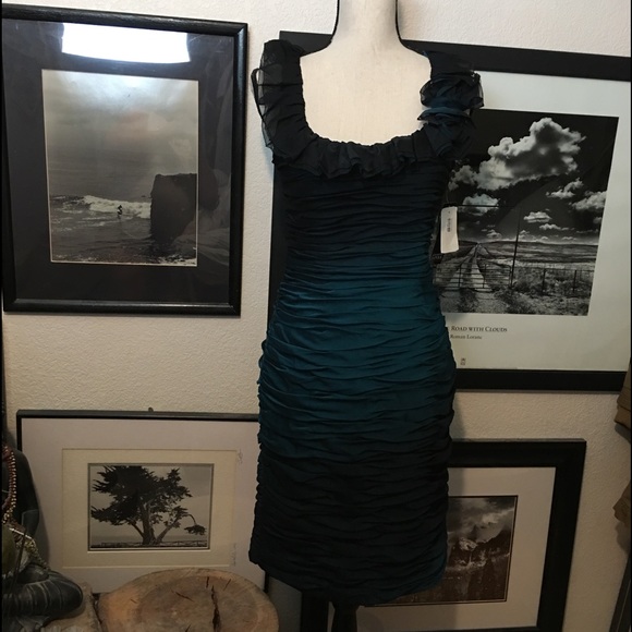 Adrianna Papell Dresses & Skirts - Adrianna Papell boutique dress